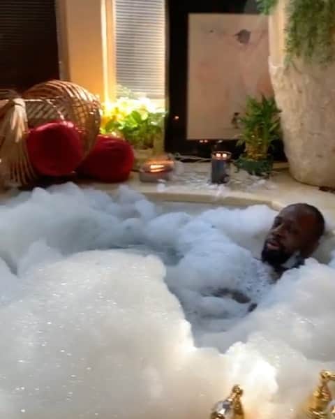 ワイクリフ・ジョンのインスタグラム：「On my born day I am grateful to have health and a real tribe at 51  I am sanction by @claudinettejean17 Bobee to relax lol I will try Libra Libra your Quiet day」