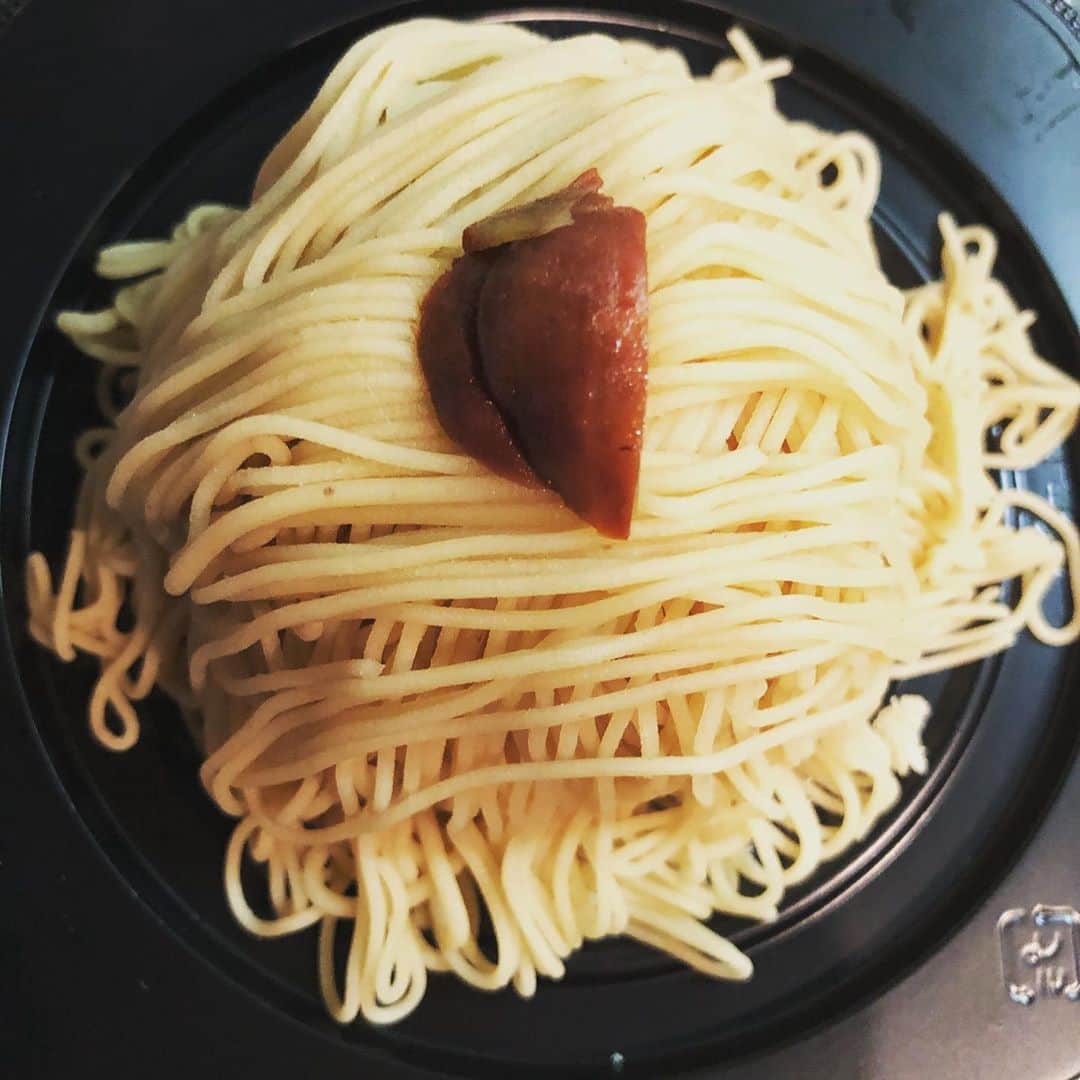 のインスタグラム：「新宿伊勢丹地下1階フードコレクション「秋の味覚 栗 におぼれる7日間」の中で列を作っていた、モンテブランコのモンブラン。私、列がとても苦手でして…ちょうど列が途切れた瞬間に買えました〜  #av #風俗嬢 #熟女 #新宿伊勢丹 #新宿伊勢丹デパ地下 #フードコレクション #秋の味覚栗におぼれる七日間 #モンテブランコ #モンブラン」