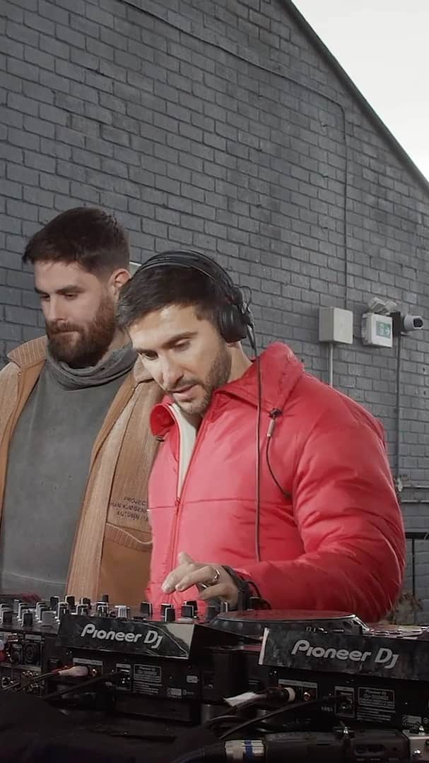 ルディメンタルのインスタグラム：「Thanks @hotsince82 & @ovalspace, that was fun 🙌 Watch the full stream back on our Facebook - link in stories. 'Be Strong' is out now.」
