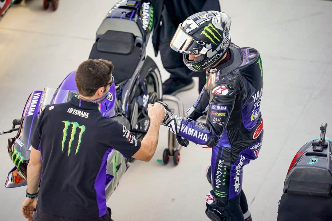 YamahaMotoGPさんのインスタグラム写真 - (YamahaMotoGPInstagram)「Front row 🤜🤛  #MonsterYamaha  #MotoGP  #AragonGP」10月18日 2時00分 - yamahamotogp