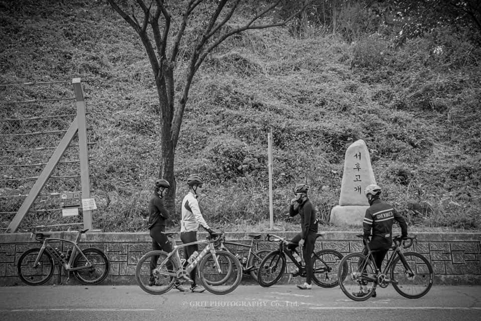 ジヌションさんのインスタグラム写真 - (ジヌションInstagram)「🚴‍♂️ 아직 이름 못 정한 자덕들의 모임 #김민준 #션 #진태현 #이영표」10月17日 17時14分 - jinusean3000