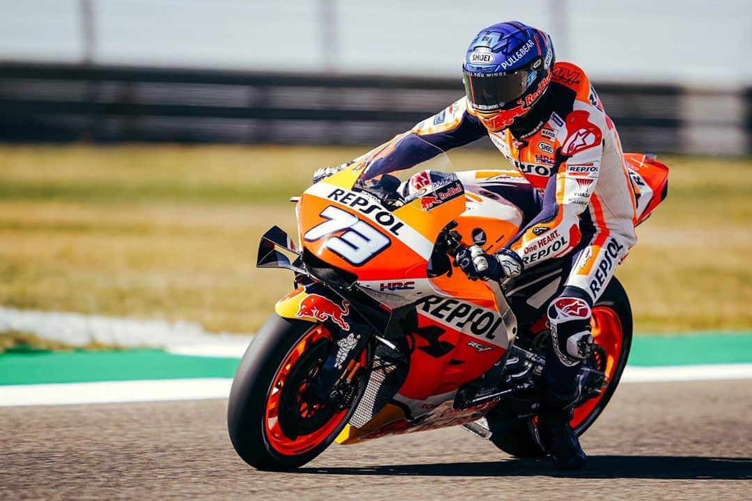 レプソル・ホンダのインスタグラム：「A new schedule to try and beat the cold. Free Practice 3 is going to get 🌶」