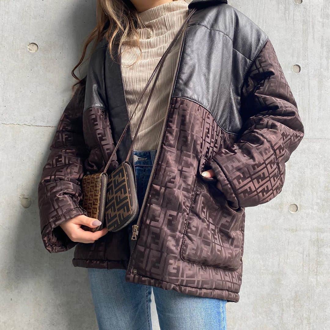 Vintage Brand Boutique AMOREさんのインスタグラム写真 - (Vintage Brand Boutique AMOREInstagram)「FENDI zucca down jacket. Size:40  📌This item is not on the webstore, please send us a direct message to purchase.  ✈️Free Shipping Worldwide 📩DM for more info ➡️info@amorevintagetokyo.com   #ヴィンテージ #フェンディ  #ヴィンテージフェンディ #ヴィンテージブランドブティック #アモーレ #アモーレトーキョー #表参道 #青山 #東京 #fendi #vintage #vintageFendi #fendivintage#amoretokyo  #amorevintage #mensfashion #mensfashionpost #mensfashions #fashionmen #menswear #menstyle #mensclothing #menfashion」10月17日 17時49分 - amore_tokyo