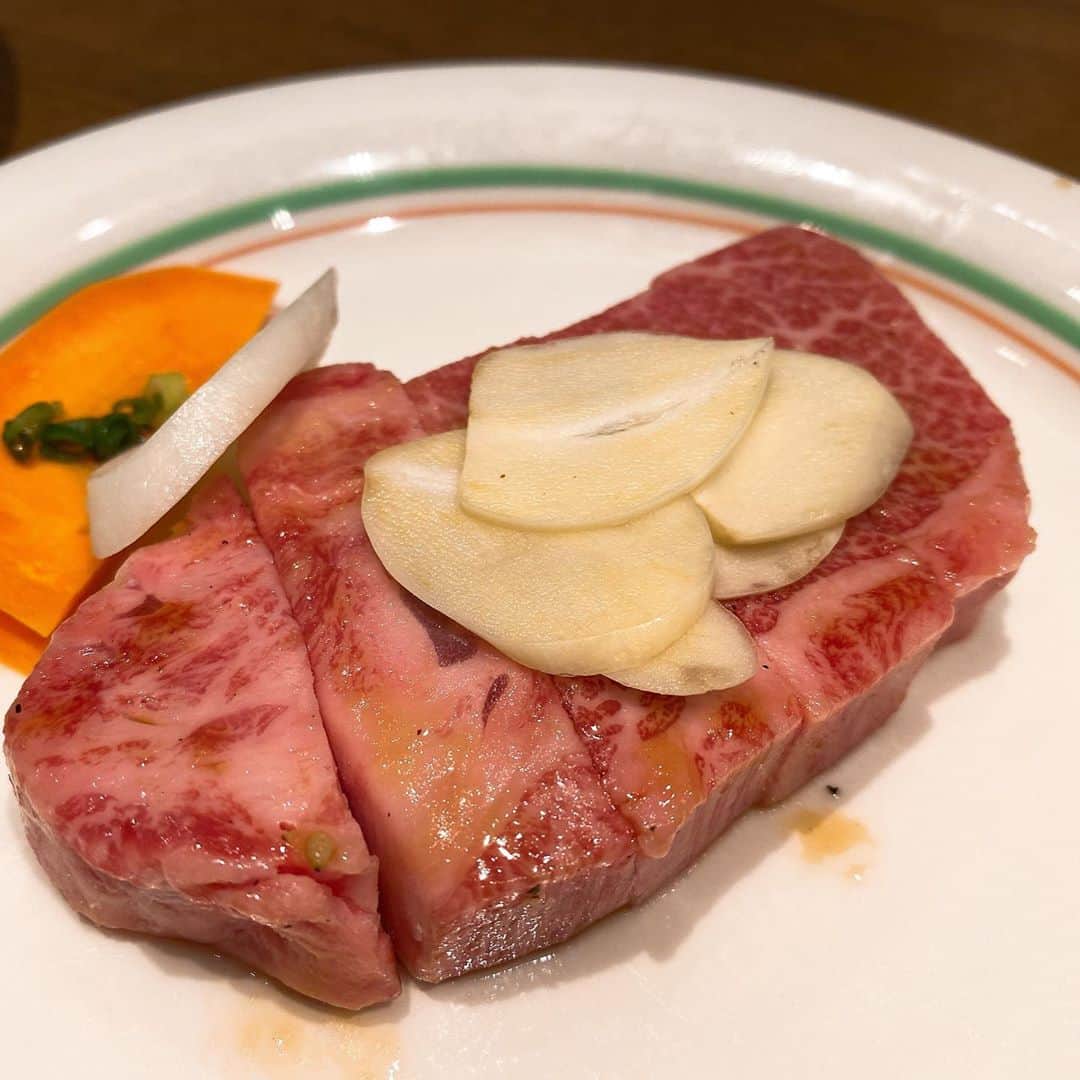山岸久朗さんのインスタグラム写真 - (山岸久朗Instagram)「お食事のお誘いをたくさんいただき本当に感謝しています。昨日、2021年5月の約束が入りはじめました。4月はもうけっこう埋まってきてます。誰やねん俺。 #焼肉 #東京焼肉 #塩タンなのか以下略」10月17日 17時49分 - yamaben
