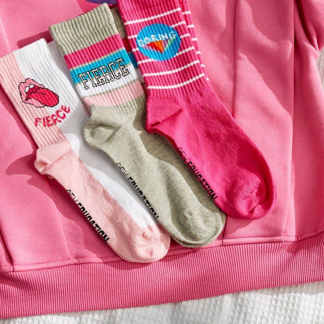 プリマークさんのインスタグラム写真 - (プリマークInstagram)「Socks education, anyone? 😉 3PK Socks £3.50/€4.50/$5 #Primark #SexEducation」10月17日 18時00分 - primark