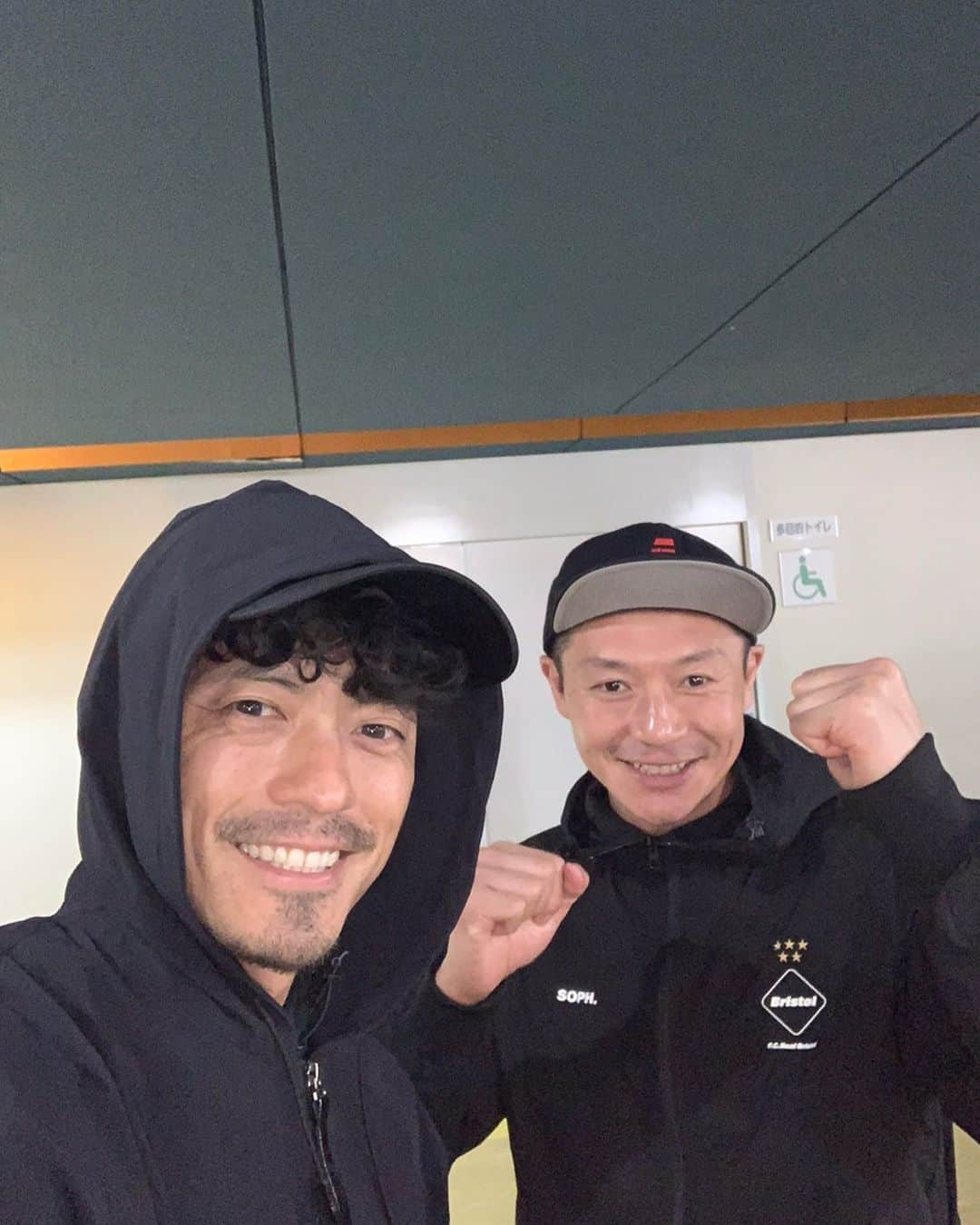 河合竜二さんのインスタグラム写真 - (河合竜二Instagram)「ケイタに久しぶり会いました😊  引退試合以来かな🤔  一緒にボール蹴れてたのしかった😊  またどこかで👍」10月17日 18時15分 - ryuji.kawai444