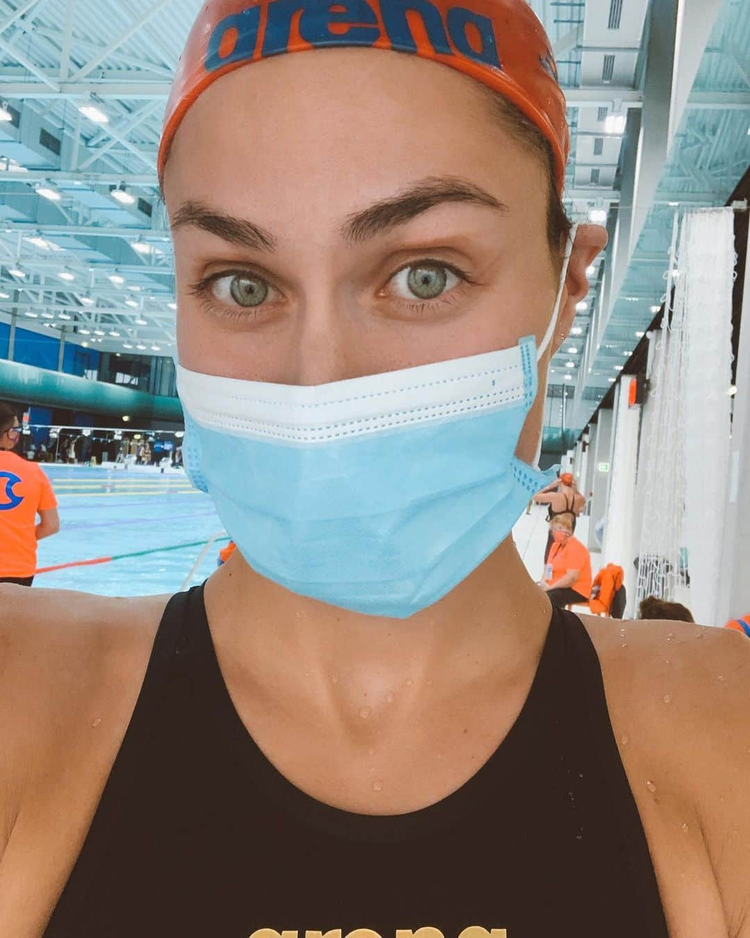 ズザンナ・ヤカボスさんのインスタグラム写真 - (ズザンナ・ヤカボスInstagram)「swipe for reality 😷  ⚡️ @energystandard @iswimleague @iswimleague_news  . . . . #firstmatch #isl2020 #iswimleague #aquapower #isl #iswimleagues02 #internationalswimmingleague #energystandard #islbudapest2020 #swimmer #arenawaterinstinct #raceday #getready」10月17日 18時35分 - zsuzsubell