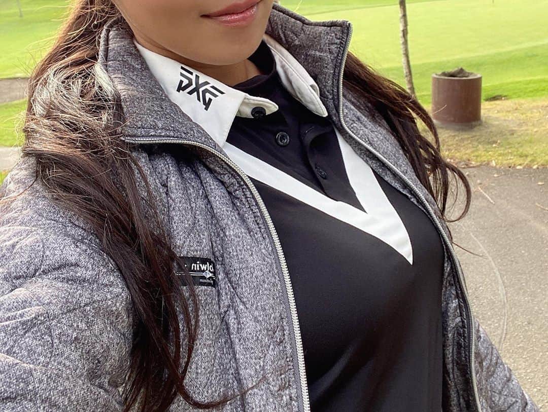 長谷川史歩理さんのインスタグラム写真 - (長谷川史歩理Instagram)「﻿ ﻿ よーく見て👀バンカーが北海道なの💕﻿ ﻿ うぐいすだったかな﻿ もう寒いしラウンドできないからそろそろ﻿ 425練習しますか‼️‼️👊🏽﻿ ﻿ ﻿ ﻿ #北海道 #hokkaido #ゴルフスイング ﻿ #golfswing ﻿ #はせがわしほり  #america ﻿ #carlifestyle ﻿ #fashionphotography  #キャンギャル ﻿ #hydroflask #heyletsgo #🇺🇸 #🇯🇵﻿  #ゴルフ #golf #golfstagram ﻿ #golfwear #golfgirl #ゴルフ女子 ﻿ #pxg #pxgtroops  #russeluno #ラッセルノ﻿  #markandlona #japan #ゴルフコーデ #ゴルフスイング #ゴルフウェア ﻿  #ping #ping425」10月17日 18時48分 - shihori_hasegawa888