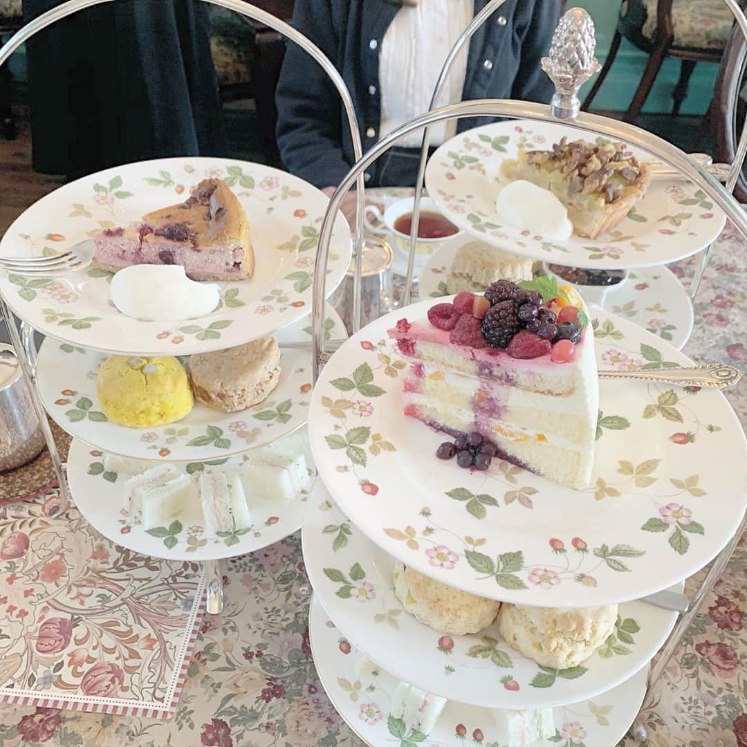 のインスタグラム：「📍北浜レトロ  アフタヌーンティー🍰♡  #北浜 #北浜レトロ #北浜カフェ #大阪カフェ #アフタヌーンティー #ケーキ #スコーン #canikafe #canikafe_osaka #1013」