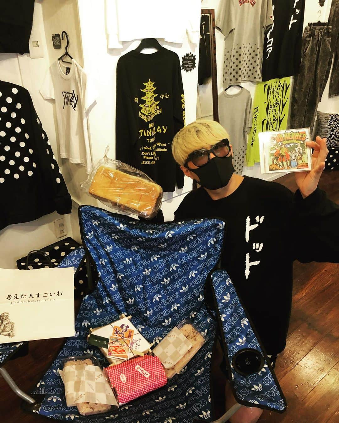 橋本塁さんのインスタグラム写真 - (橋本塁Instagram)「【STINGRAY仙台2日目終了!】 ご来店ありがとうございました！明日も11-19時でギャラリー1095間（トクコマ) (青葉区本町2-5-20 青葉ビル１F )(かに政宗隣)にてコロナ感染防止対策して僕は一日中ずっと居ます！差し入れ有り難うございました！  #stingray #仙台 #コラボ　#10周年 #adidas #seek #welcome #samuraicore #candystripper #allaround #joju #theuniin #voo #moreaxe」10月17日 19時05分 - ruihashimoto