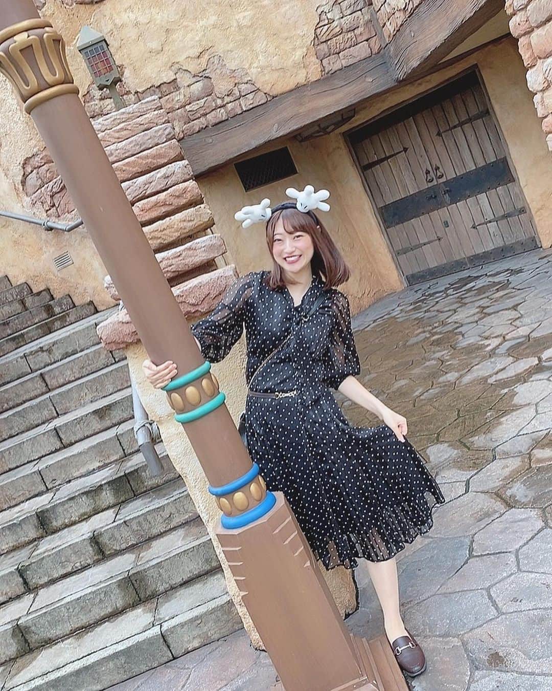 中山琴葉さんのインスタグラム写真 - (中山琴葉Instagram)「﻿ ﻿ ﻿ コロナ明けディズニー🐭﻿ この日は朝から夜までずっと雨でしたが、﻿ 女5人で行ったので天気関係なしに﻿ 楽しかったです💓💓💓✌️﻿ ﻿ ﻿ ﻿ Seaに行きました！﻿ やっぱりディズニーって最高です。。。❤️﻿ ﻿ ﻿ ﻿ ﻿ ﻿ ﻿ #Disney#Disneysea#Disneyresort﻿ #social distance#女子旅#インスタ映え#ディズニー好きと繋がりたい」10月17日 19時05分 - kotoha_nakayama