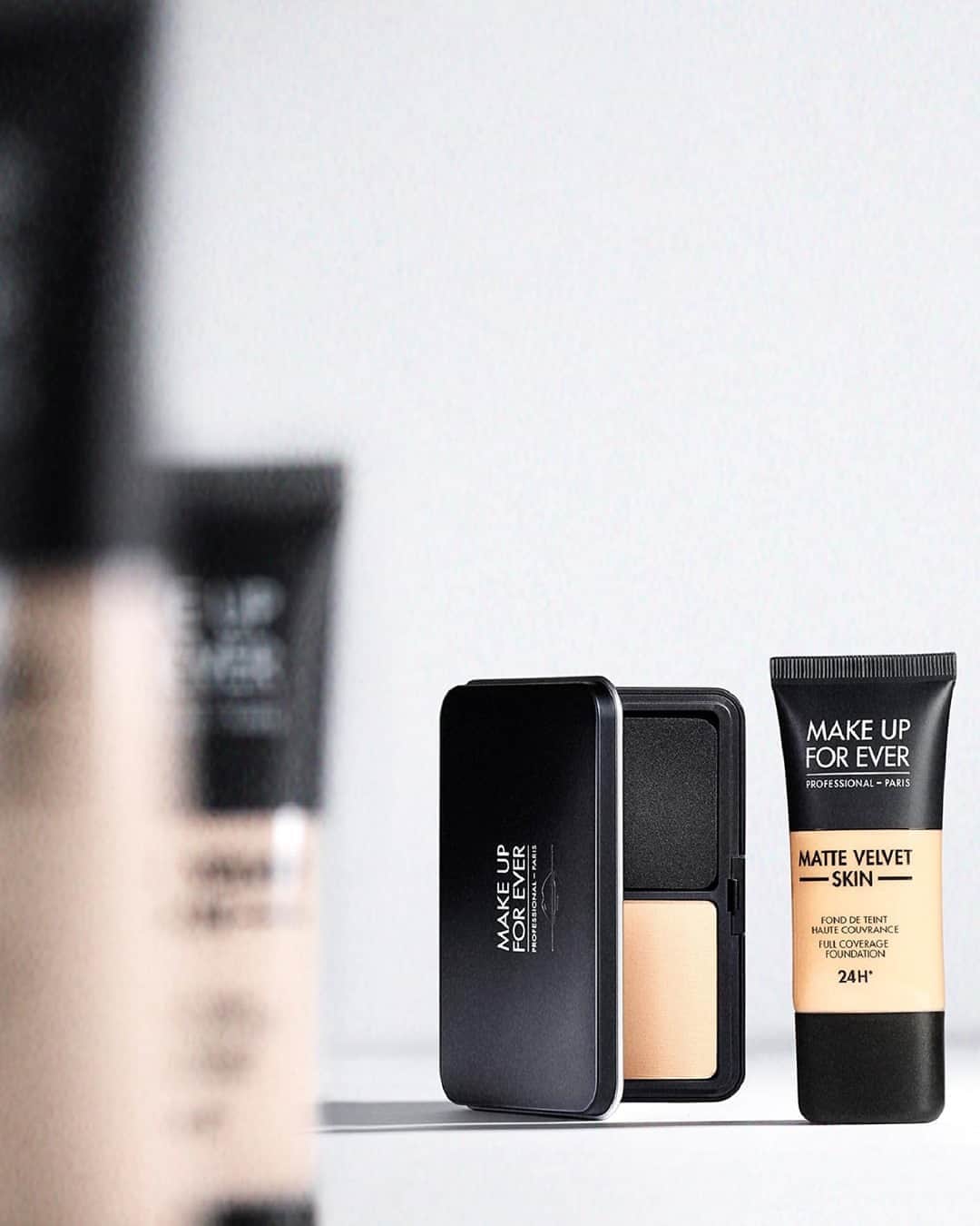 MAKE UP FOR EVER OFFICIALさんのインスタグラム写真 - (MAKE UP FOR EVER OFFICIALInstagram)「Routine talk: any thoughts about Matte finish? ⁣ ⁣ #MatteVelvetSkinLiquid and #MatteVelvetSkinCompat is a breathable, full coverage foundation with a lifelike matte finish that bends and breathes with skin for up to 24 hours of wear. ⁣ _⁣ ⁣ #MatteVelvetSkin⁣ #MatteVelvetSkinCompat⁣ #MatteVelvetSkinLiquid⁣ #makeupforever」10月17日 19時01分 - makeupforever
