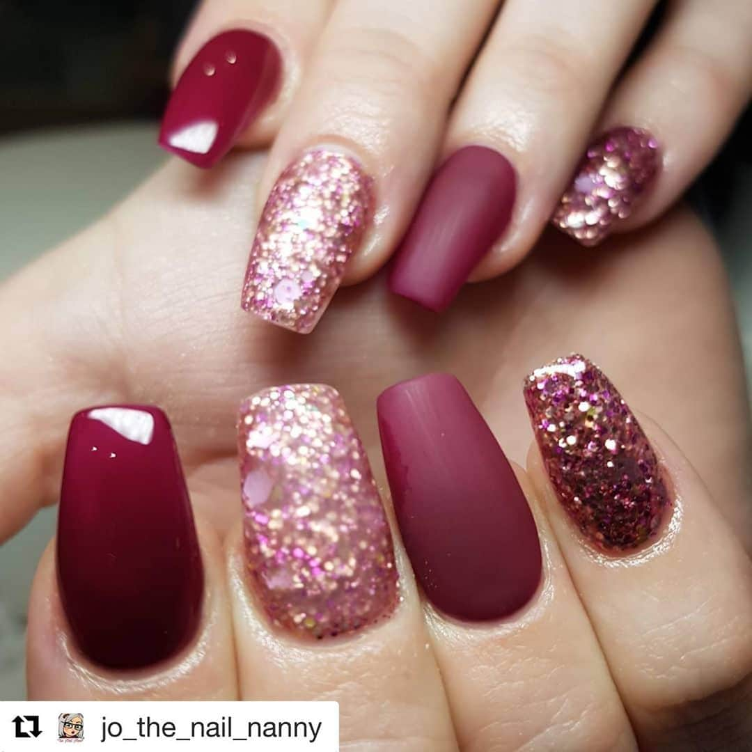 Nail Designsさんのインスタグラム写真 - (Nail DesignsInstagram)「Credit: @jo_the_nail_nanny  ・・・ Shiny & Matte 👌🏼👌🏼 Autumnal vibes 🍁🍂  ⒶⒸⓇⓎⓁⒾⒸ ⒺⓃⒽⒶⓃⒸⒺⓂⒺⓃⓉⓈ  #nailsalonoftheyear2020 #awardwinningnailartist #winner #dreamcatcheracrylic #nailspafeature #acrylicnails #nailartist #nailsofinstagram #ntsshowcase #nailsonfleek #nails2inspire #nailsmagazine  #showscratchmagazine #ShowScratch #barbacideblue #manchesternailtech #nailsoftheday #photooftheday #instadaily #naildesign #womeninbusiness #salonnails #manchestersalon #longnails #shortnails   @_blushhairandbeauty @scratchmagazine  @ntsshowcase @premiergel  @navyprotools @nafstuff」10月17日 19時22分 - nailartfeature