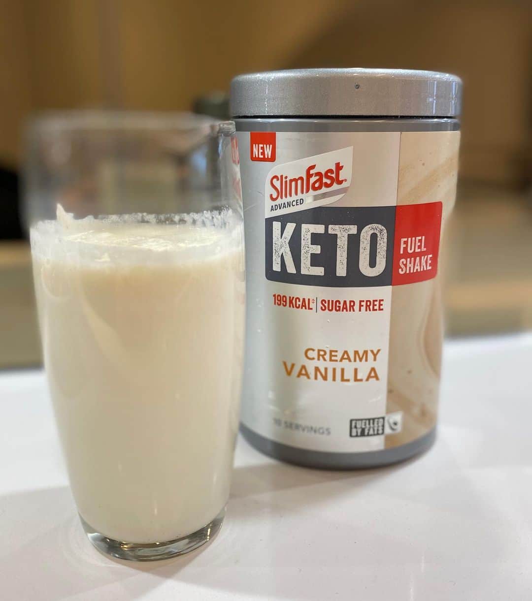 Jessica Wrightさんのインスタグラム写真 - (Jessica WrightInstagram)「Today is a good day 💛 I’m feeling Keto confident! Loving my @SlimFastUK Keto Fuel shake. SlimFast helps make my Keto lifestyle easier and their shakes taste amazing. Each shake is enriched with zinc to support your metabolism and contain vitamins B6 & B12 to support energy levels. Available to buy in @Asda @Boots @Superdrug @Amazon @BodyandFit_Official #SlimFastKeto #KetoLifestyle #Ad」10月17日 19時23分 - jesswright77