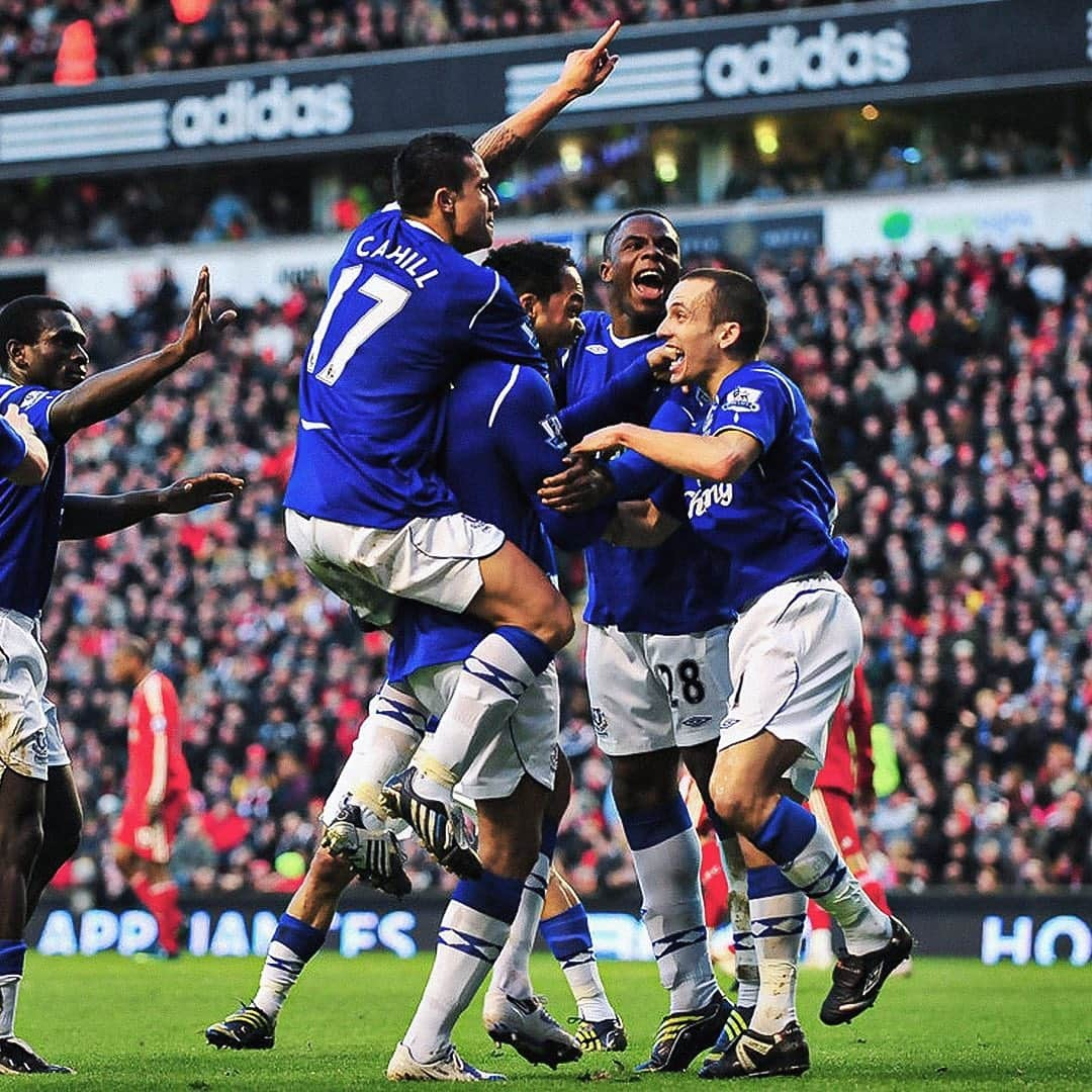 ジョリオン・レスコットさんのインスタグラム写真 - (ジョリオン・レスコットInstagram)「It’s Derby Day 🔵👀  What’s your predictions?  #Everton #DerbyDay」10月17日 19時21分 - joleonlescott