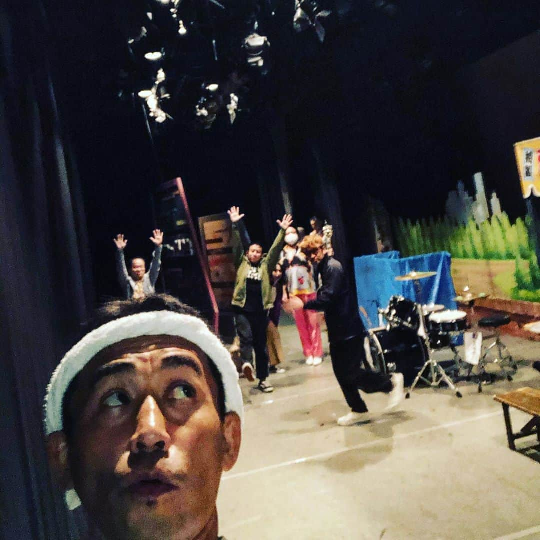 石田靖さんのインスタグラム写真 - (石田靖Instagram)「ルミネtheよしもと #石田班SPコメディ スケジュールの都合で レギュラーメンバーではなく急遽 @okikusaaan  @akihiro.yama1129 が出発💨💨💨 よりブラッシュアップした仕上がりに😆是非劇場でお確かめ下さい🙏 #ルミネtheよしもと #新喜劇 #吉本新喜劇 #一期一笑  #石田靖」10月17日 19時26分 - yasulog