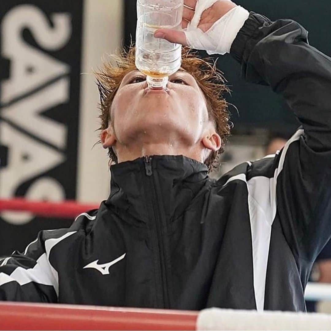 のインスタグラム：「今日で日本での調整も終了！！ バッチリ仕上がった🤞🏽  明日ラスベガスへ飛び立ちます🇺🇸 残り2週間は向こうでの最終調整🔥 そして一年ぶりの試合。いつも通りやるだけ！！ 押忍」