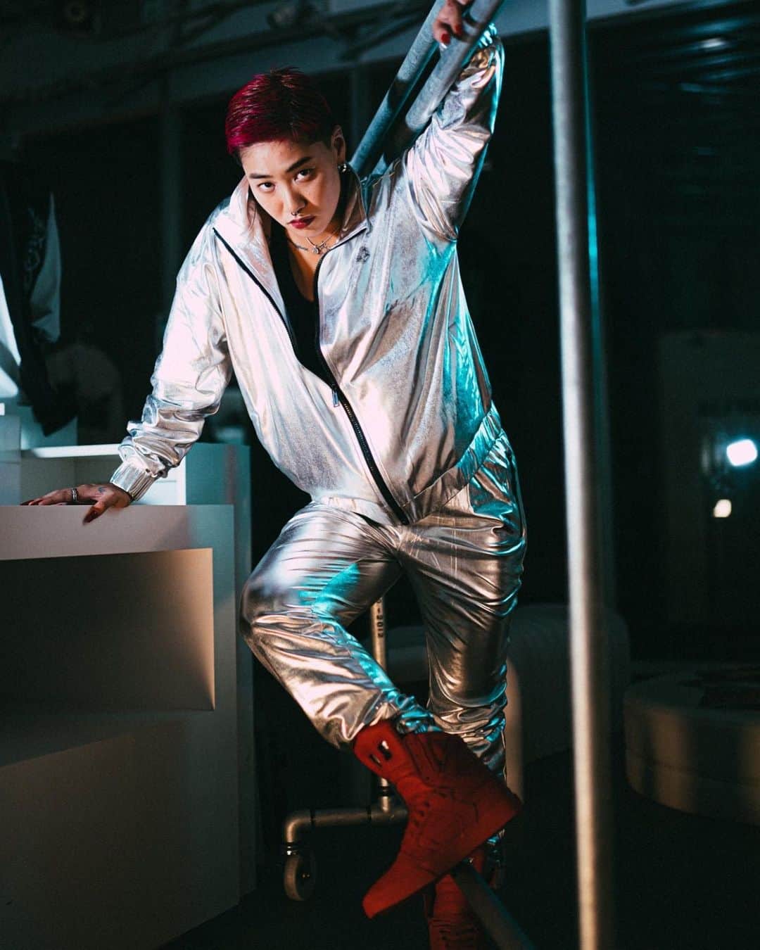のインスタグラム：「【JAPAN EXCLUSIVE】 -SKYTOP II- “ALL RED”  STORE & ONLINE  MODEL @amamiqueen   #supratokyo  #sneaker #skytop2」
