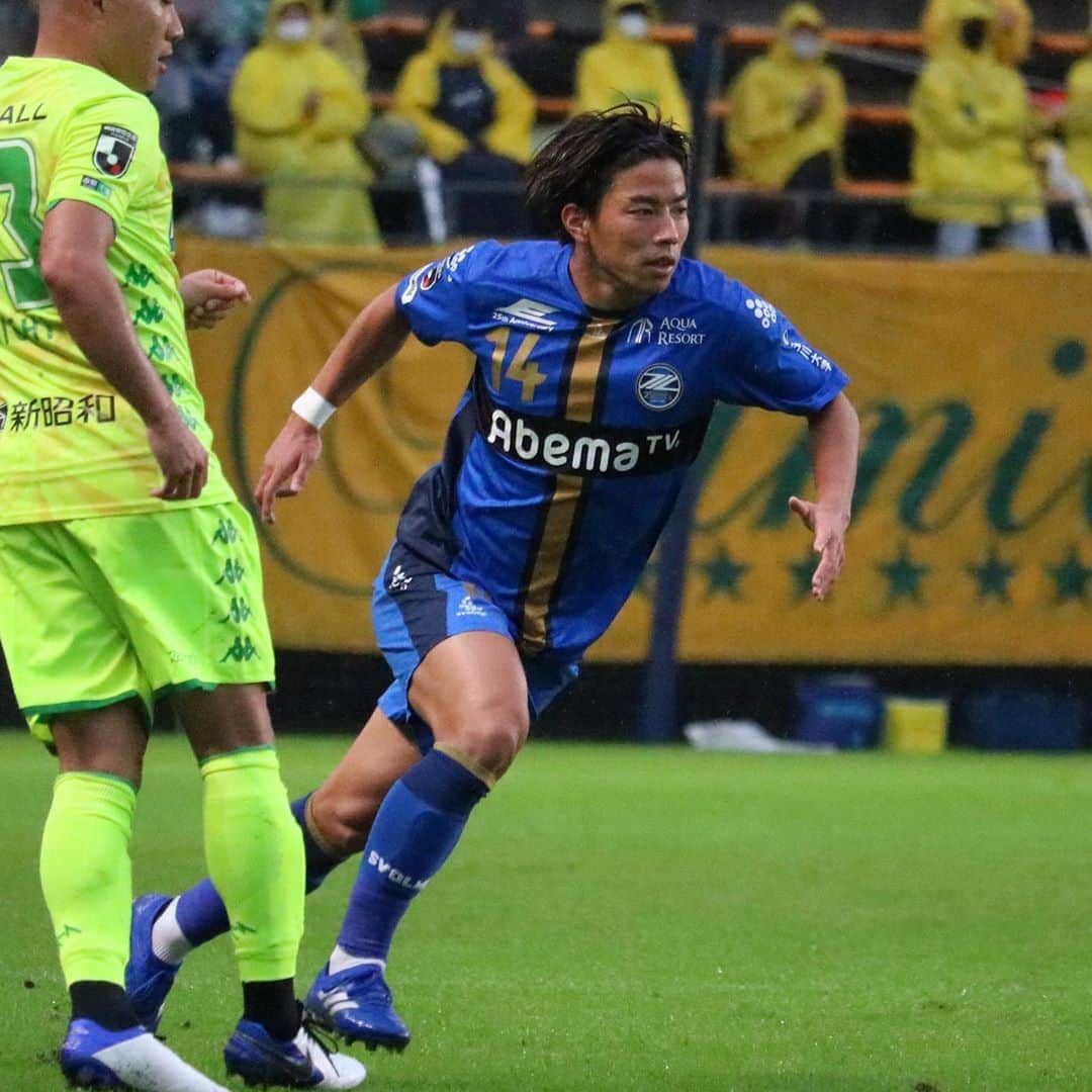 FC町田ゼルビアさんのインスタグラム写真 - (FC町田ゼルビアInstagram)「フォトギャラリー📸⚽️ ﻿ △ 町田 0 - 0 千葉 ﻿ #ジョンチュングン #水本裕貴 #髙江麗央 #平戸太貴 #吉尾海夏 #安藤瑞季 #酒井隆介 #井上裕大 #ステファン  #FC町田ゼルビア #zelvia #Jリーグ #サッカー #スポーツ #soccer #football #JLeague #町田﻿ #フクダ電子アリーナ」10月17日 19時44分 - fcmachidazelvia