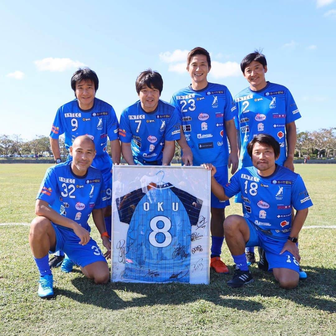 福西崇史さんのインスタグラム写真 - (福西崇史Instagram)「. 奥大介🌻⚽️ . あの笑顔は忘れられない。。。☺️ . #奥大介 #6年 #みんなの思い届いてるかな #いろんな顔を見たけど #くしゃ笑顔がいいね #思い出いっぱい #いつも見守ってくれてる #サッカー小僧 #テコテコ歩き #宮古島」10月17日 19時47分 - takashi_fukunishi