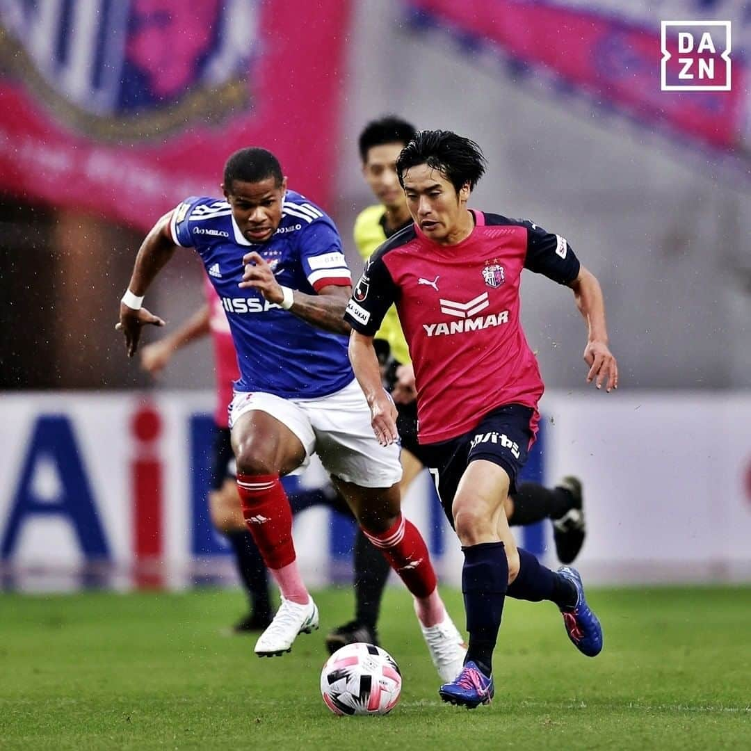 DAZN JAPANさんのインスタグラム写真 - (DAZN JAPANInstagram)「. ／ セレッソ大阪🌸 4ゴールで連勝飾る！ ＼ . 堅守のC大阪がホームにリーグ2位の得点力を誇る王者横浜F・マリノスを迎えた一戦。 . 試合は開始早々の10分に #奥埜博亮 のゴールでC大阪が先制する。 . その後は拮抗した展開が続いたが、67分に奥埜の2点目でC大阪が追加点。さらに直後の71分に途中出場の #豊川雄太 が鮮やかなスーパーループシュートを沈めると、80分にも豊川が2点目を挙げる。 . 4点のリードを得ると、横浜FMの反撃を1点に抑えて快勝。連勝で暫定2位に浮上した。 . 🏆明治安田J1第23節 🆚#セレッソ大阪×#横浜Fマリノス 📺DAZN.comで見逃し配信中 . #DAZN #おうちでDAZN観戦 #セレッソ大阪 #cerezo #football #soccer #jleague #jリーグ #j1」10月17日 20時14分 - dazn_jpn