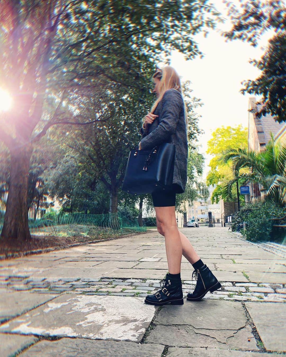 SOPHIA WEBSTERさんのインスタグラム写真 - (SOPHIA WEBSTERInstagram)「Buckle up and get ready for fall with #SophiaWebsterBoots. 🍁✨ Joely from SWHQ has biker chic, locked in and secured. Paired with a blazer and biker shorts, 'Ziggy' is biker babe you’ve been waiting for. 🥾🧡⁣ ⁣ #SophiaWebster #SophiaWebsterBags」10月17日 20時23分 - sophiawebster