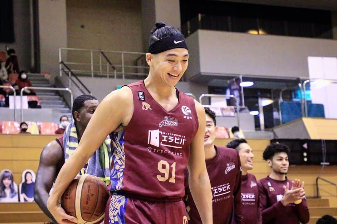 落合知也のインスタグラム：「❺連勝☄️」