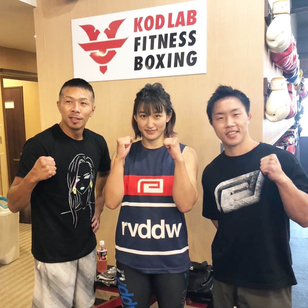 杉山しずかのインスタグラム：「with legend Takashi Uchiyama and @yamatof0813  #ボクシング #内山高志　選手 #藤田大和 #boxing #kod」