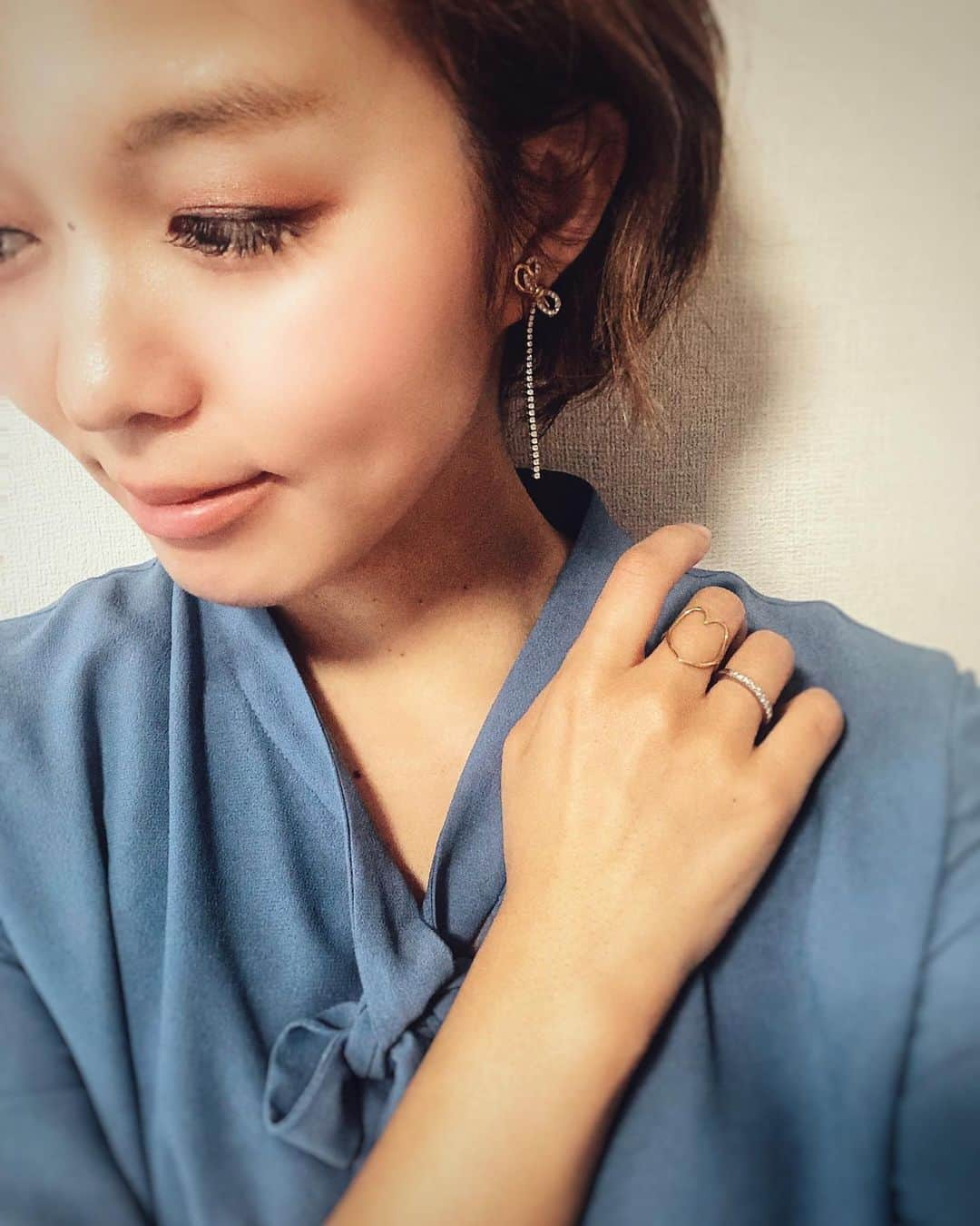 関口未来さんのインスタグラム写真 - (関口未来Instagram)「@herbringonline  ラズベリー　8号 育児家事でリングつけてなかったけど、おでかけに指元もおしゃれしてみた🥺 ❤︎があまりに可愛くてネットで一目惚れ😍  #herbring#ハーブリング#プチプラ #重ね付けリング #ナチュラルリング #シンプルリング#指輪 #リング #アクセサリー　#pr #ママコーデ #男の子ママ  #新米ママ #新米ママと繋がりたい  #おしゃれさんと繋がりたい  #おちびコーデ  #148cmコーデ  #低身長コーデ #低身長の人と繋がりたい  #新米ママ #新米ママと繋がりたい  #産後8ヶ月  #読モ #今日のコーデ #ootd #コーディネート #読者モデル #おちびコーデ  #おちびの輪 #フォロワー募集中」10月17日 20時26分 - miki.sekiguchi_x