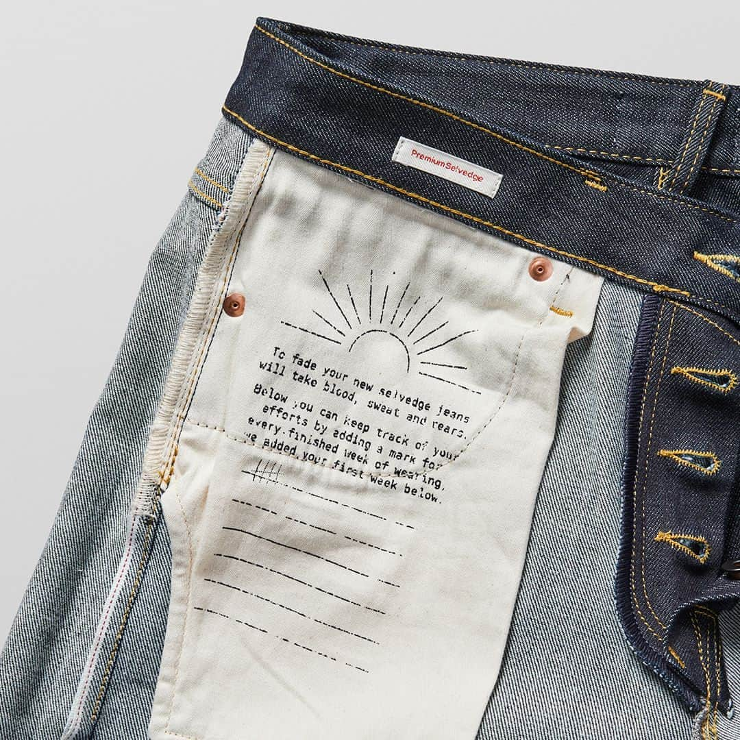 ジャック&ジョーンズさんのインスタグラム写真 - (ジャック&ジョーンズInstagram)「Selvedge denim is a little rough around the edges. A little stiff at first. But like all your other best friends, it’ll grow on you and, eventually, fit you like nothing else 👏 #jackandjones #RoyalDenimDivision #brothersofdenim」10月17日 20時31分 - jackandjones