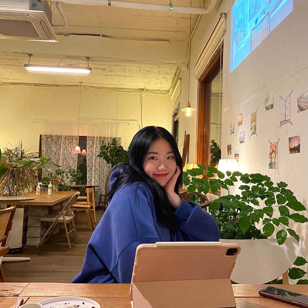 金海珍のインスタグラム：「요즘 매주 오는 남양주! 햅삐주말☕️ #남양주 #카페 #카페소고」