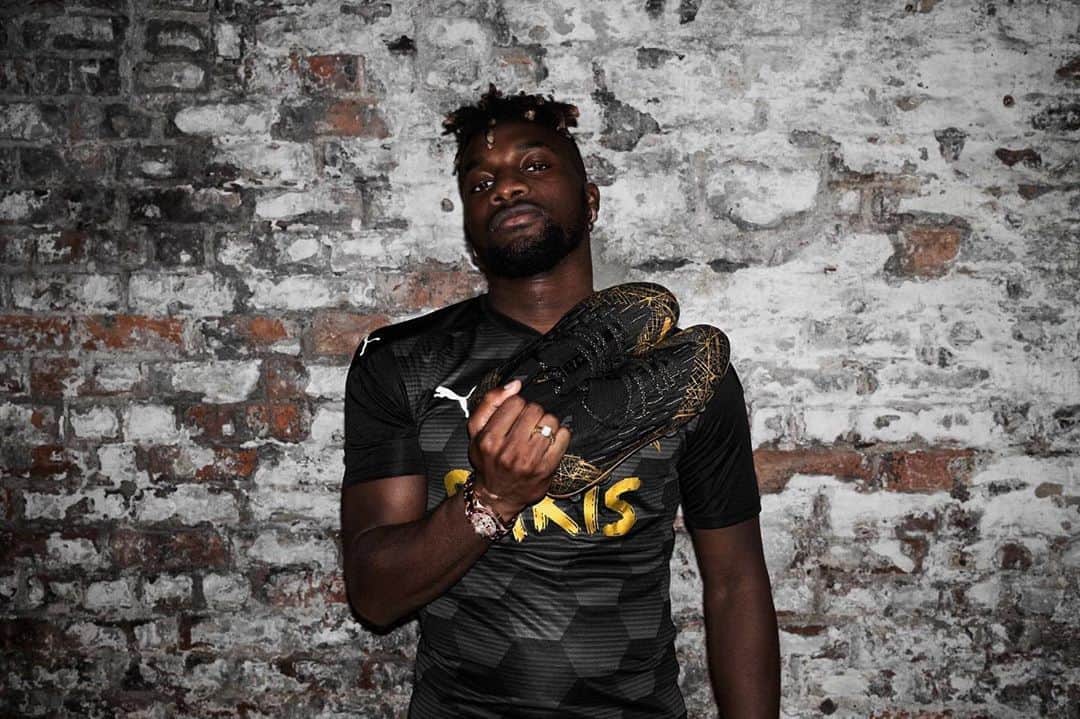 アーラン・セイント・マクシマンのインスタグラム：「Special delivery 🔥PUMA x Paris x Unisport. Where it all started Châtenay-Malabry! 🇫🇷  @pumafootball  @unisportstorefr」