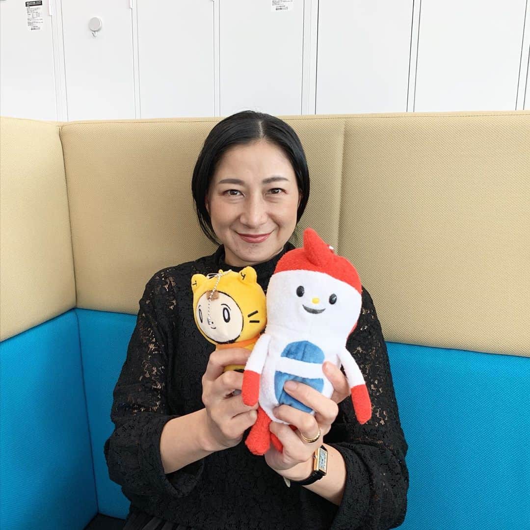 読売テレビアナウンス部さんのインスタグラム写真 - (読売テレビアナウンス部Instagram)「#他己紹介リレー  今回は #森若佐紀子 アナの紹介を 岩原が担当します！！  ytvアナウンス部の母的存在！ 若手の話に耳を傾けて、相談に乗ってくれる 本当に頼れる先輩です🥺！  手芸が得意な森若さん ご自身のバッグなども作ってて、 そのデザインもめちゃくちゃオシャレなんですよ〜😌！  あと、お休みの日にお子さんを撮った写真を 「どう？！うまく撮れてる？！」って見せてくれるんですが お子さんの写真も可愛いし、それをニコニコ話してる森若さんも可愛い🥺！！笑 またお茶しましょうね〜  #ytv #アナウンサー #他己紹介」10月17日 21時00分 - ytvana_official