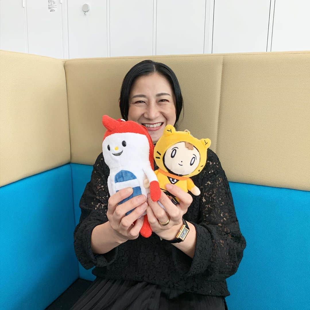 読売テレビアナウンス部さんのインスタグラム写真 - (読売テレビアナウンス部Instagram)「#他己紹介リレー  今回は #森若佐紀子 アナの紹介を 岩原が担当します！！  ytvアナウンス部の母的存在！ 若手の話に耳を傾けて、相談に乗ってくれる 本当に頼れる先輩です🥺！  手芸が得意な森若さん ご自身のバッグなども作ってて、 そのデザインもめちゃくちゃオシャレなんですよ〜😌！  あと、お休みの日にお子さんを撮った写真を 「どう？！うまく撮れてる？！」って見せてくれるんですが お子さんの写真も可愛いし、それをニコニコ話してる森若さんも可愛い🥺！！笑 またお茶しましょうね〜  #ytv #アナウンサー #他己紹介」10月17日 21時00分 - ytvana_official