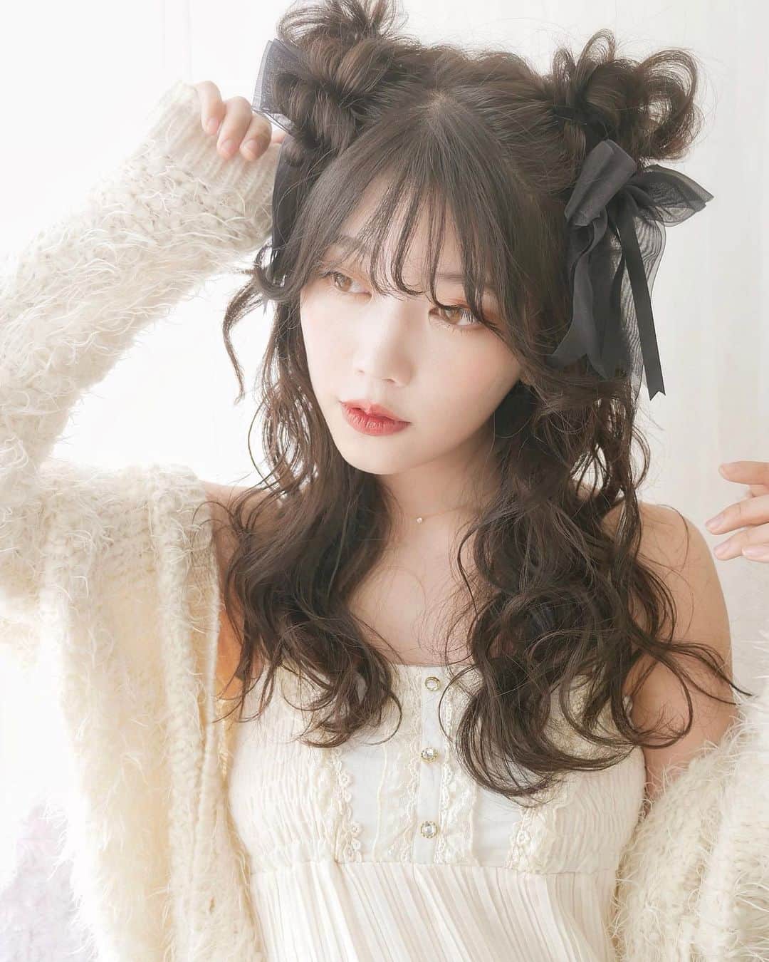 MICさんのインスタグラム写真 - (MICInstagram)「. 今日は用事があったので 北千住にいきました🚃 . . いろんな建物があって 住むのに便利そうだとおもいました。 . . . @obama.ceo.jp  . . . #バニラ #撮影 #撮影データ  #ふわふわアレンジ  #ファッション #サロンモデル #サロモ 　#フリーモデル #コスプレ  #ツインお団子 #お団子ヘア #おはよう #チャイナ #차이나 #asiangirls  #ドールメイク  #ツインテール  #韓国メイク #チャイボーグ #中華 #girl #chinadress #japanesegirl #소통 #셀카 #셀피 #셀스타그램 #얼스타그램  #오오티디  #메이크업」10月17日 21時01分 - micmofmof