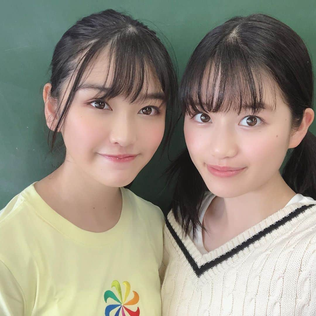 河村果歩さんのインスタグラム写真 - (河村果歩Instagram)「🌈🍒  みなみちゃんと💛  みなみちゃんがスポーツテストの服で、私がマスク秋私服なのでなんだか季節感が違う😅  髪を切ってさらに可愛く大人っぽくなってた🥰この写真は髪を切る前です♡  毎回みなみちゃんは安定に可愛くて羨ましいのです…  #田中南 ちゃん #河村果歩 #ニコラ #ニコモ #オフショ」10月17日 21時24分 - kawamura_kaho_official