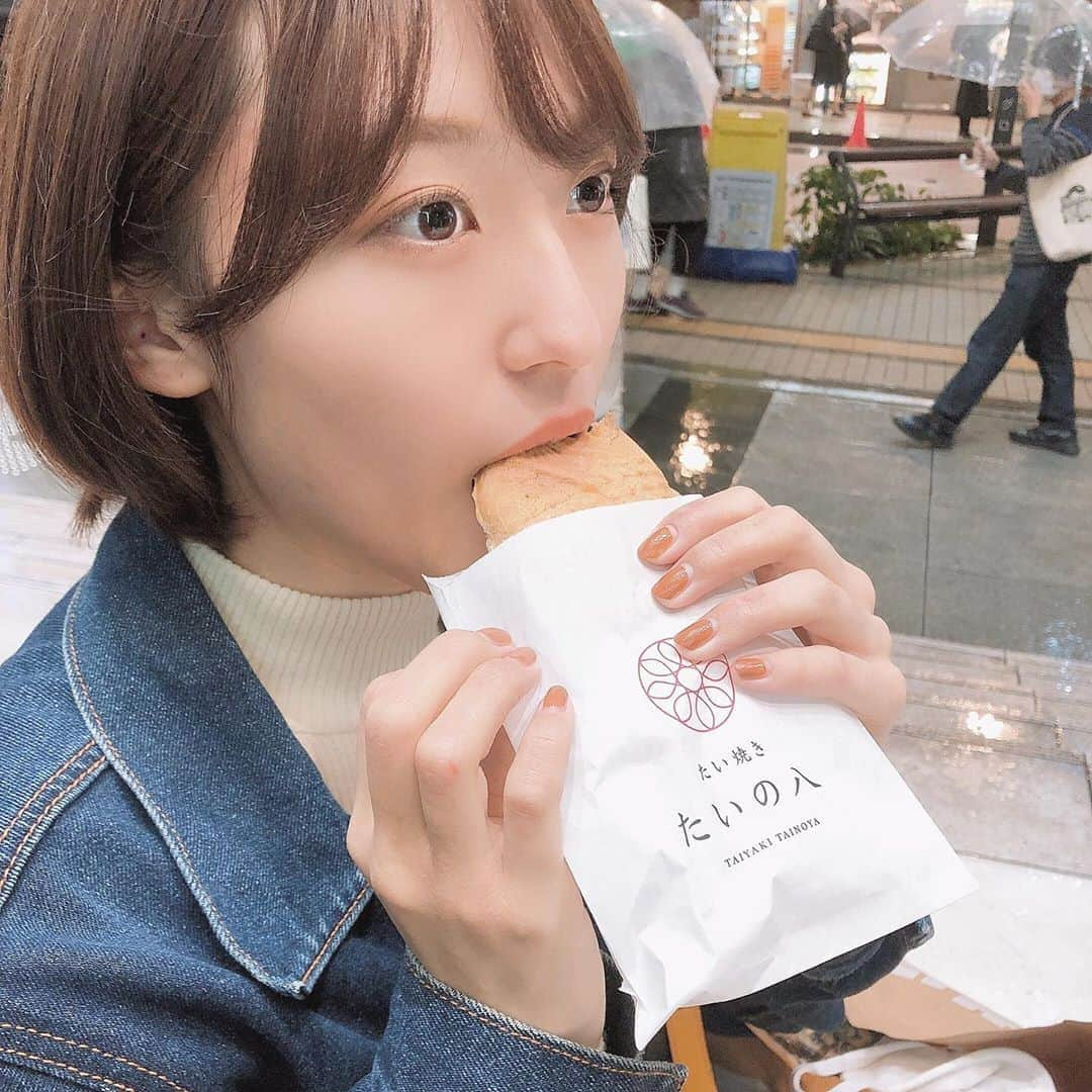 山口柚香さんのインスタグラム写真 - (山口柚香Instagram)「たい焼き〜❤︎ めっちゃ久しぶりに食べました！ ちょっと風邪ひいて熱っぽいので今日は早めに寝ます〜😢 体力がなくなったのか最近体調崩れやすくなって、本格的に運動とかヨガとかせねば、、、と思ってるところです！ みなさんも気をつけて🥺 . web投票期間は今日合わせてあと21日、、、 悔いのないよう精一杯頑張るので、プロフィールのURLから投票のほどよろしくお願いします！！！」10月17日 21時33分 - mizucon2020_no1