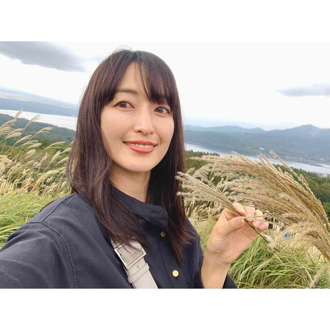 上野なつひのインスタグラム：「秋の思い出🌞 #すすき #山中湖」