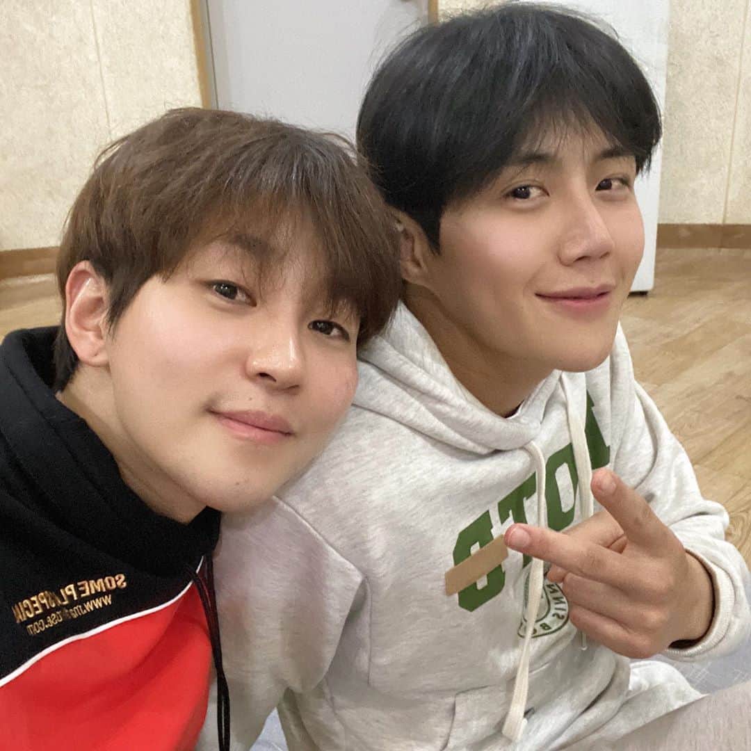 のインスタグラム：「선호찡 드라마 스타트업 첫방 본방사수!  #스타트업 #김선호 #한지평 #멋져 #힘내자 #선호찡」