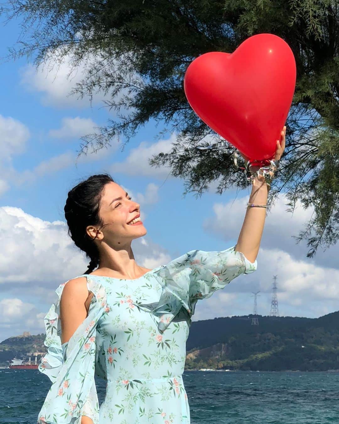 Merve Boluğurのインスタグラム：「Aşk」