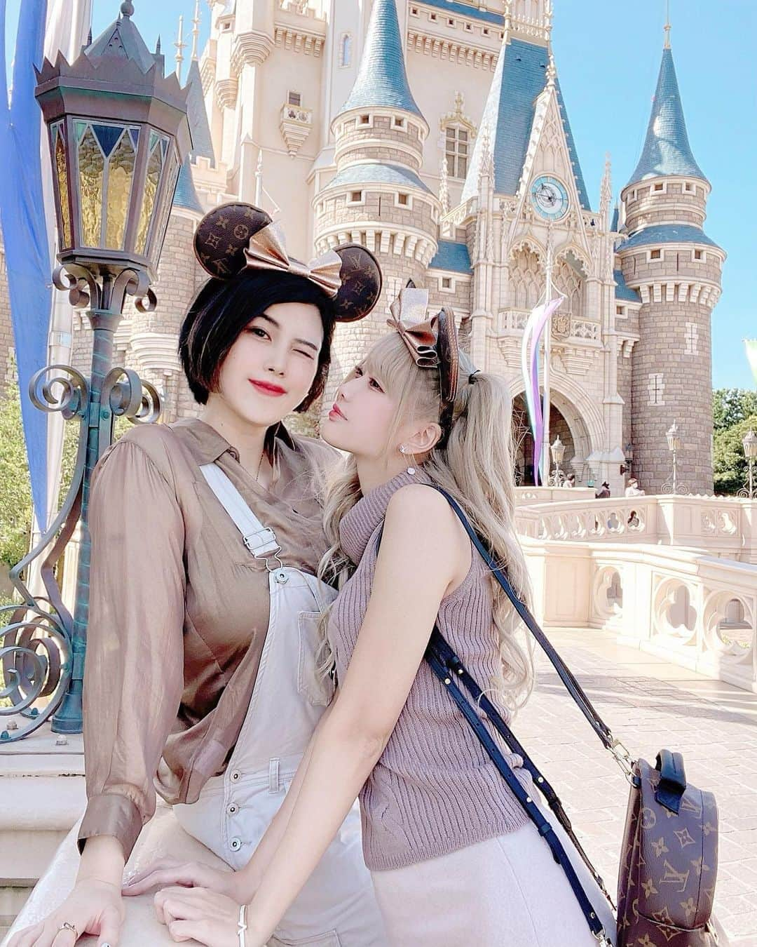 さきぼんさんのインスタグラム写真 - (さきぼんInstagram)「かなり空いてた🏰💙  #tokyodisneyland #tokyodisneyresort #disney #disneyland #louisvuitton #ルイヴィトン #ヴィトン #ルイヴィトンコーデ #ヴィトンコーデ #さきぼんディズニー」10月17日 21時54分 - sakibon69