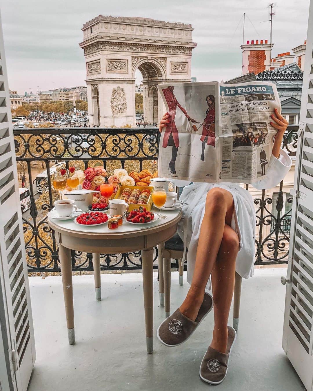 バーボラ・コディトヴァのインスタグラム：「Where I wish I woke up today 🍂 What destination do you miss the most?」