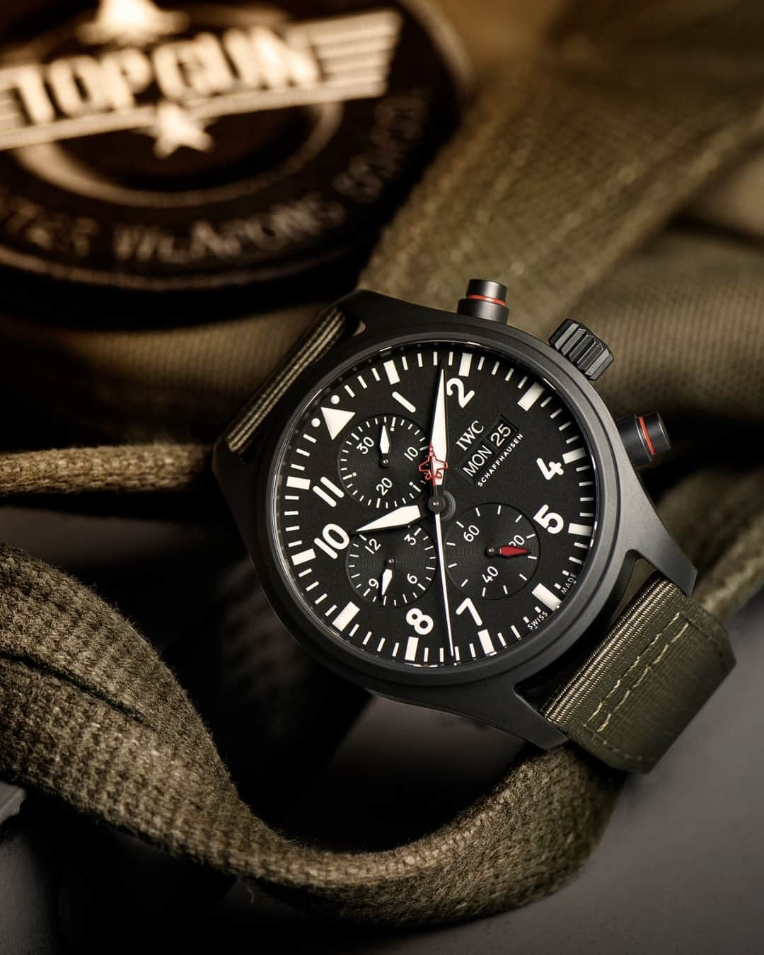 IWCさんのインスタグラム写真 - (IWCInstagram)「#IWCPilot’s watch Chronograph Top Gun Edition SFTI (Ref. IW389104). The large 44-millimeter case is made of black zirconium oxide ceramic while the case back and chronograph pushers are made of Ceratanium®. Ticking away inside the sturdy case is the IWC manufactured 69380 calibre.」10月17日 22時05分 - iwcwatches