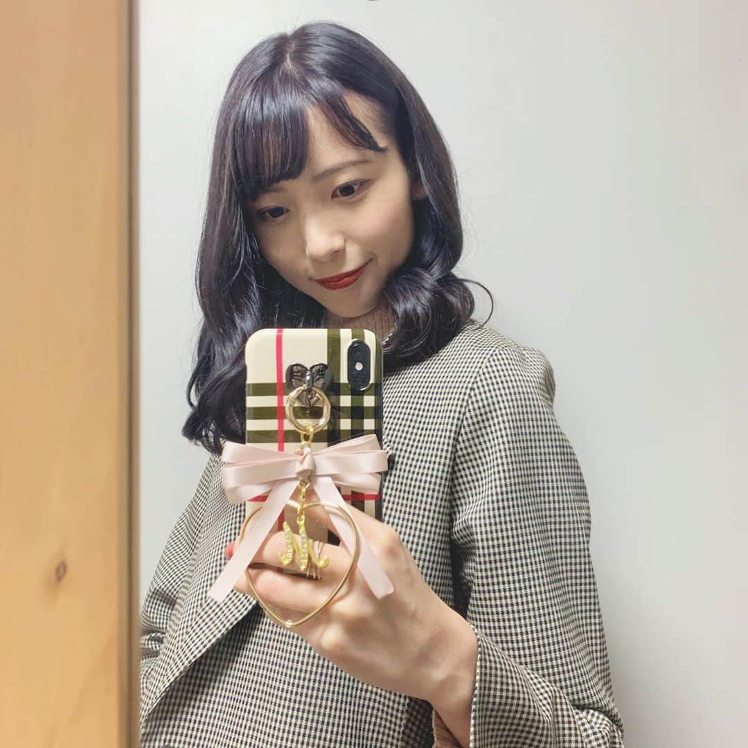 山田麻由のインスタグラム：「.﻿ ﻿ ﻿ ﻿ こんなかわいいiPhoneケースにしたの久しぶり🥺❤️﻿ ﻿ ﻿ ﻿ ﻿ 10/17 19:00〜 10/25 23:59 までMAX50%OFFのAUTUMN SALEやってるみたいです☺︎﻿ 詳しくは @alamain2018 の投稿をチェック🥰﻿ ﻿ ﻿ ﻿ ﻿ ﻿  #alamain#アラメイン#iPhoneケース #iPhonecase #ハンドメイド #ハンドメイド作品 #ハンドメイド作家 #ハンドメイド雑貨#プチプラ#ファッション#コスメ」