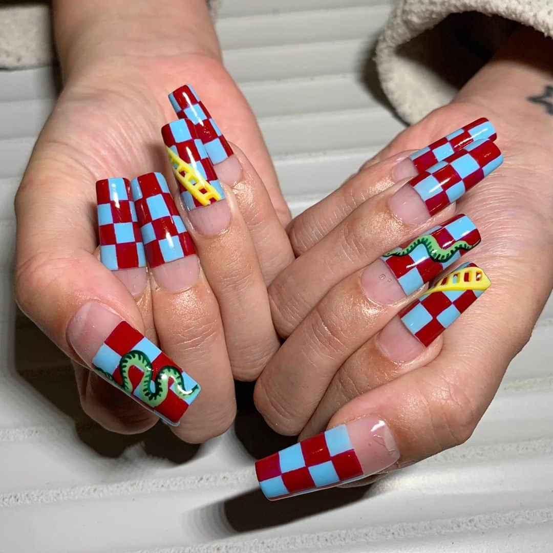 Mei Kawajiriさんのインスタグラム写真 - (Mei KawajiriInstagram)「Nail queen is back 💖🎲💖 @giakuan “snake🐍 and ladder“#nailsbymei」10月17日 22時08分 - nailsbymei