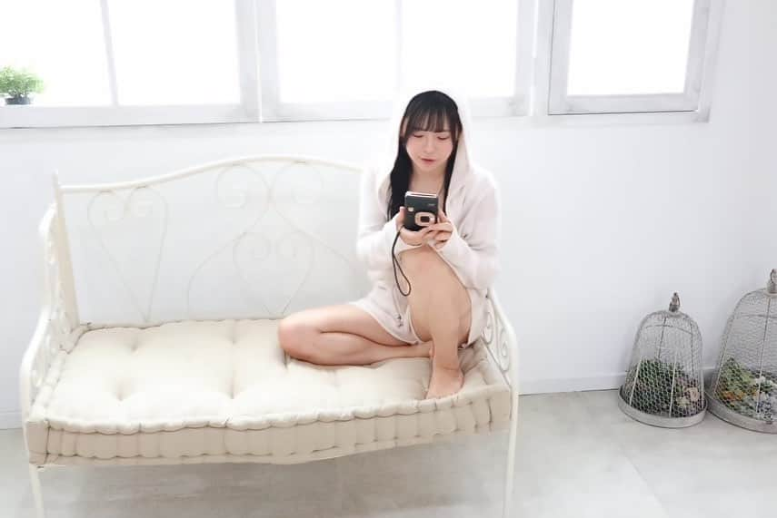 松田つかささんのインスタグラム写真 - (松田つかさInstagram)「.  【告知】 2021年版カレンダーを発売することが決定しました🌟 二宮さくらちゃんと一緒！！！ 卓上カレンダーになっているので、あなたのお家の デスクスペースにお邪魔させてください！ 衣装もたくさん着たし、季節に合った水着も⸜(* ॑꒳ ॑*  )⸝ 絶対に手に入れて、一緒に1年過ごそうね♡  ---------- カレンダー企画第二弾は、二宮さくらさん＆松田つかささんカレンダー！本日受付開始です。 特典も盛り沢山なので是非ゲットしてください。 お届けは12月中頃になります。  お申し込みはこちらから gravure-vioce.net/sakuratsukasa/ ----------  ﻿❤︎＿＿＿＿＿＿＿＿＿＿  ▼イベント 10/31　東京Lily 個人撮影会［満枠］  ▼DVD 『Sweet Temptation -甘い誘惑』発売中  ▼その他 VR『apartment Days!（act1.act2）』発売中 デジタルDVD写真集『競これ』発売中 『ラブポップグラビア』掲載中  ＿＿＿＿＿＿＿＿＿＿❤︎  ﻿#グラビア #インスタグラビア #エロ #自拍 #性感 #萌 #偶像 #扎心了 #selfie #me #sexyhot #japanesegirl #animegirl #model #pinupgirl #cosplay #sexy #instagravure #셀카 #셀피 #셀카그램 #셀피그램 #얼스타그램 #메이크업 #오늘의훈녀 #셀커샷 #셀카놀이 #좋아요 #사진 #เซ็กซี่」10月17日 22時21分 - tt.0808