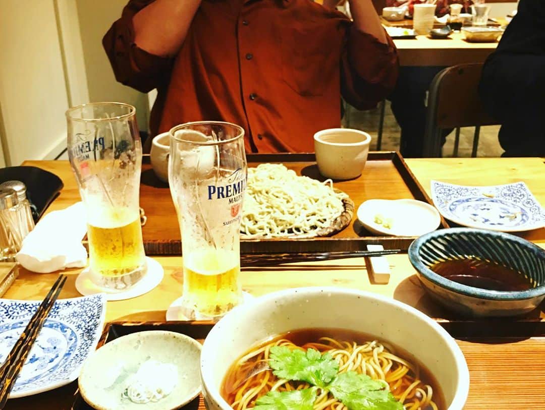 荒井岳史さんのインスタグラム写真 - (荒井岳史Instagram)「#keishitanaka presents “ROOMS GARDEN TOUR”＠浜松　  初日のゲストに呼んでもらいました。  3月以来の久しぶりのお客さんの前で弾き語り。 「あー、こういう感じだったなー」という感覚。ケイシの歌をゆったりと聴いているあの時間。 全てが良かった。ケイシ、ありがとう。  ケイシも言ってたけど、少しずつでもこういう事が出来るって改めて素晴らしいなと思いました。  関わってくれた皆様に感謝です。 観に来てくれた皆様、どうもありがとう。  #荒井岳史」10月17日 22時23分 - takeshi_arai