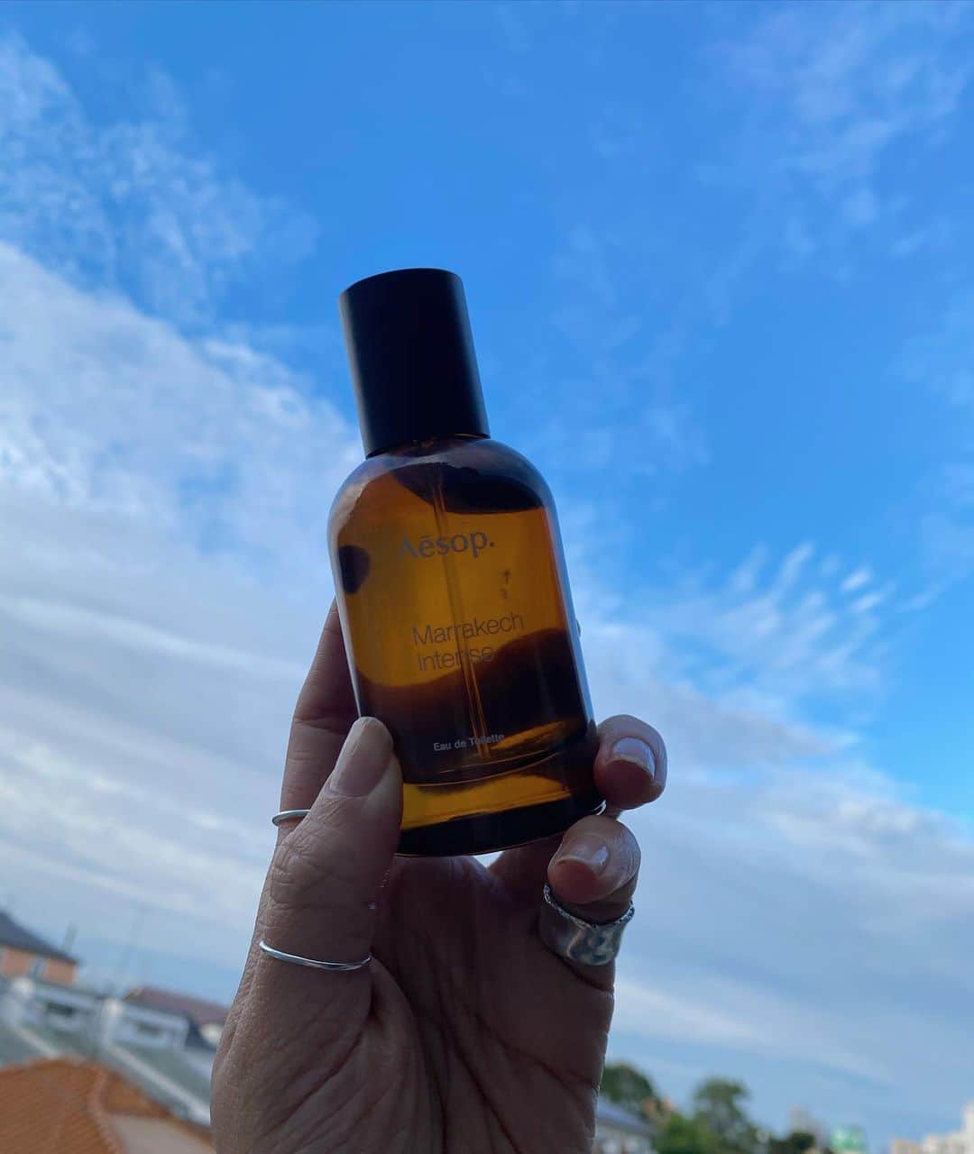 Manitasのインスタグラム：「新調  @aesopskincare  甘い香りが好きだたけど今の気分は癒し系な香りだたのでこちら〜 もちろん甘い香りもだいすき！でも気分転換も必要🥰 #aesop #marrakech #癒されたい」