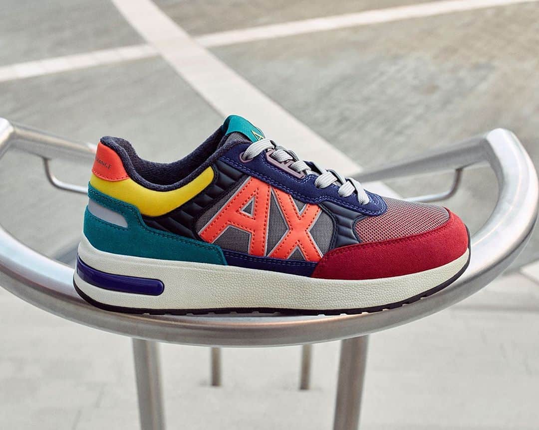 ジョルジオアルマーニさんのインスタグラム写真 - (ジョルジオアルマーニInstagram)「Bold and colorful: get yourself an outstanding pair of #AXfw20 sneakers」10月17日 22時53分 - armaniexchange