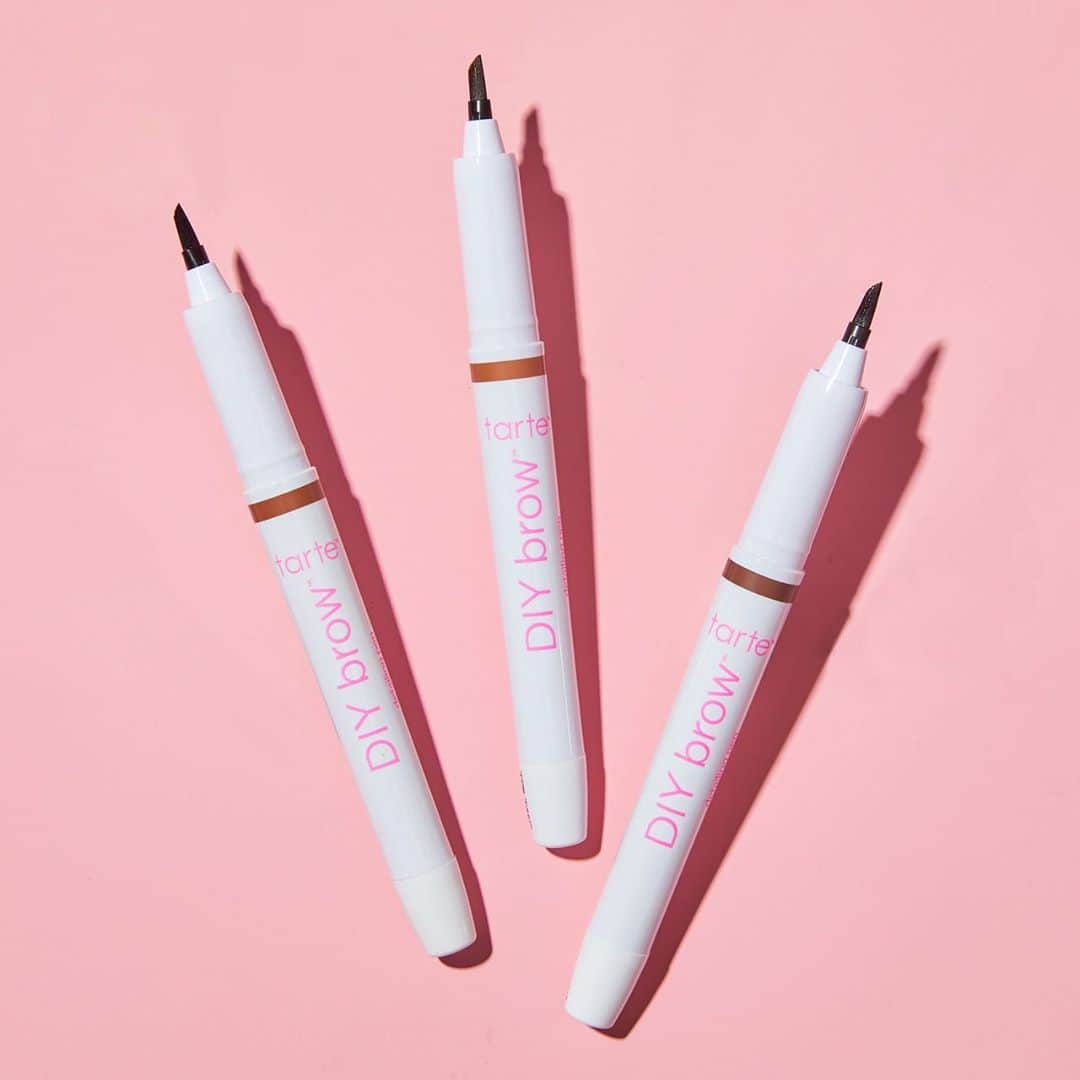 Tarte Cosmeticsさんのインスタグラム写真 - (Tarte CosmeticsInstagram)「Brush on effortless brows with our NEW #vegan DIY brow™ detailing pen 🖊 This brow bestie features an angled brush tip that mimics the look of REAL HAIR so you can brush on brows in SECONDS. PLUS, it's 24-hr waterproof, sweatproof AND smudge-proof wear. Available on tarte.com in 3 shades. SWIPE to see the amazing B&A👉 #BigEgoBrows #crueltyfree #vegan #rethinknatural」10月17日 23時01分 - tartecosmetics